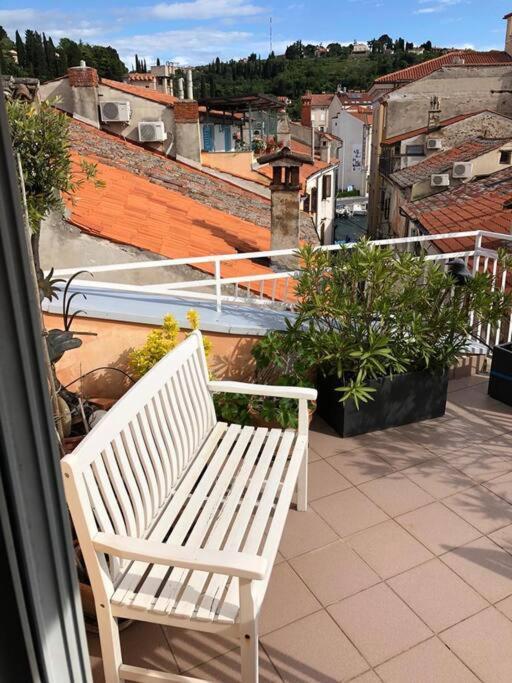 Ferienwohnung Tartini - Private Roof Terrace - Self Check-In Piran Exterior foto